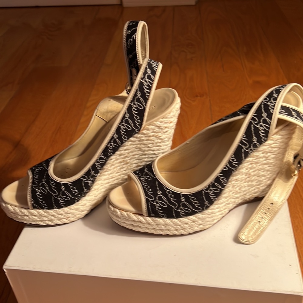 Gucci wedges Sz 8,5 - Picture 2 of 6